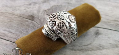 Какие ювелирные украшения можно подарить мужчине