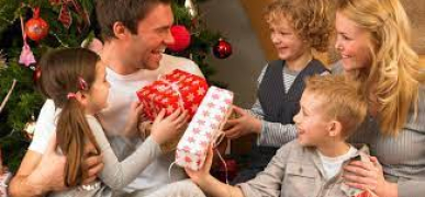 Вечные моменты: Как выбрать идеальное ювелирное украшение для новогоднего подарка вашему отцу