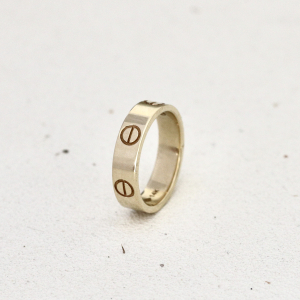 Золота каблучка "Кохання"